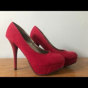 Red Pumps